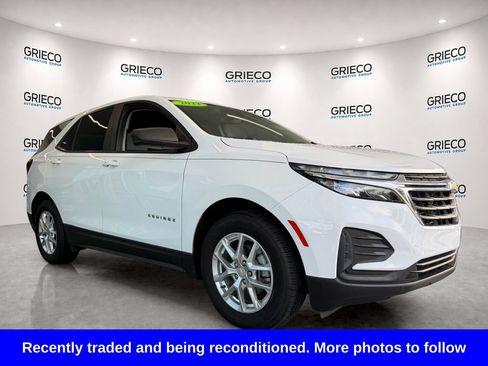 Used 2022 Chevrolet Equinox LS w/ LS Convenience Package FWD image 1