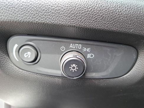 Used 2023 Chevrolet Traverse RS AWD/4WD image 26