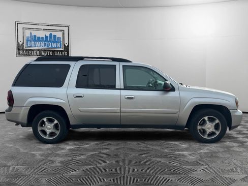 Used 2005 Chevrolet TrailBlazer EXT LT Extended Sport Utility 4D w/ Luxury Package image 5