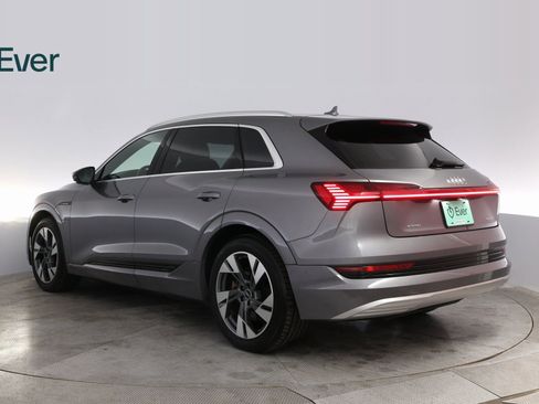 Used 2021 Audi e-tron Prestige w/ Prestige Package image 14