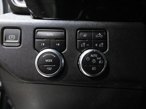 Used 2023 GMC Sierra 1500 SLT image 27