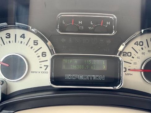 Used 2012 Ford Expedition XLT image 15