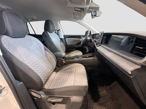 Certified 2025 Volkswagen Tiguan S w/ 18" Wheel Package AWD/4WD image 28