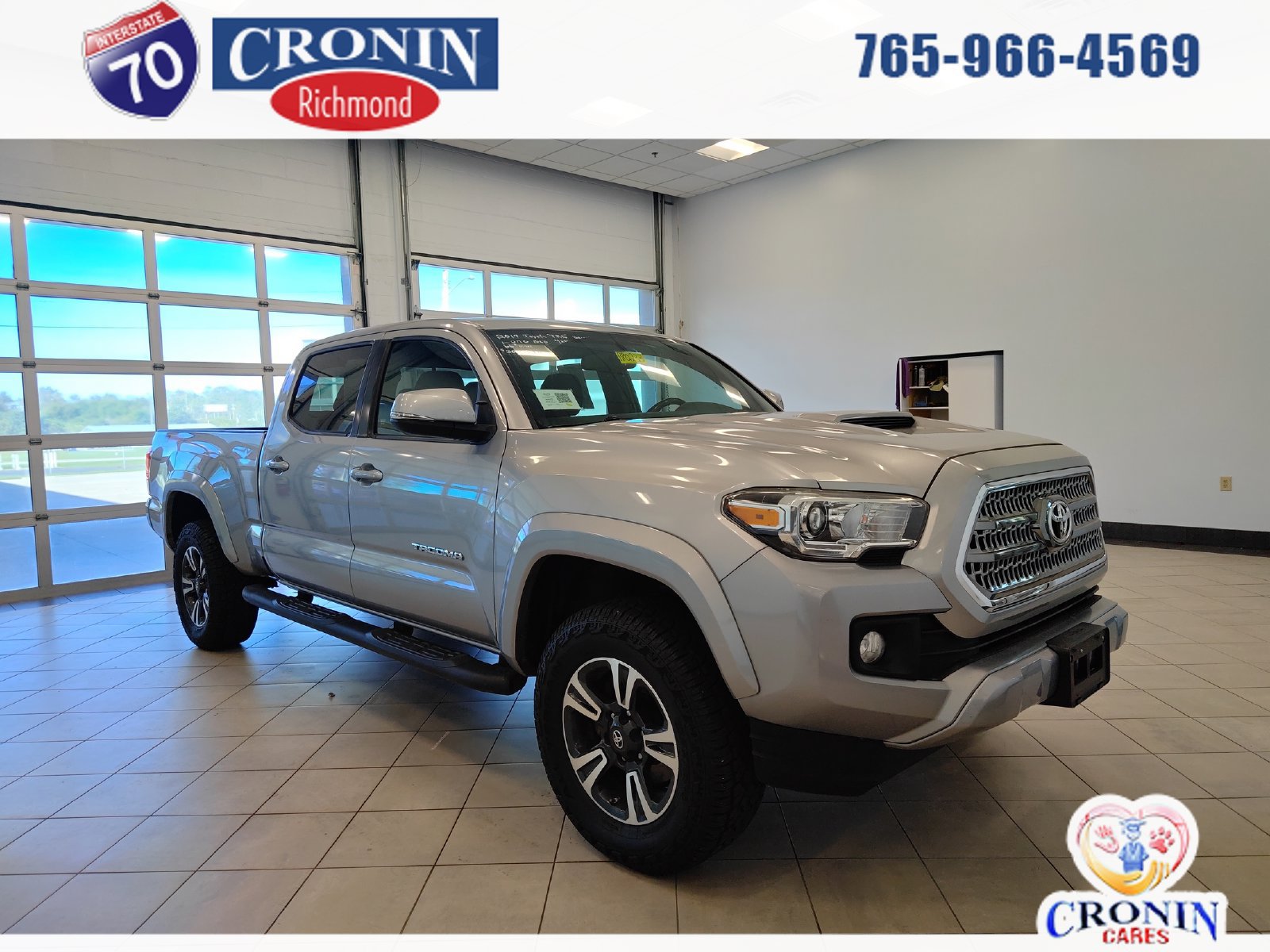 Used 2017 Toyota Tacoma TRD Sport w/ Exterior Package AWD/4WD image 1