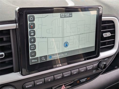 Used 2025 Hyundai Venue Limited image 21