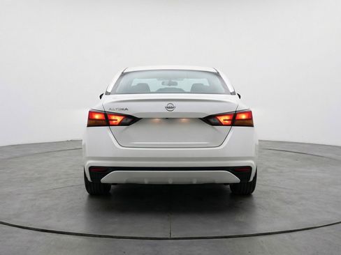 Used 2025 Nissan Altima 2.5 SV FWD image 7
