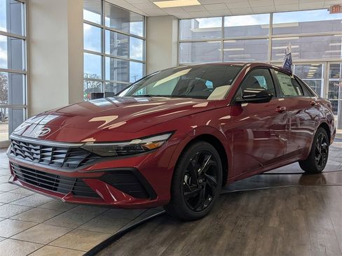 Certified 2026 Hyundai Elantra Sport image 7