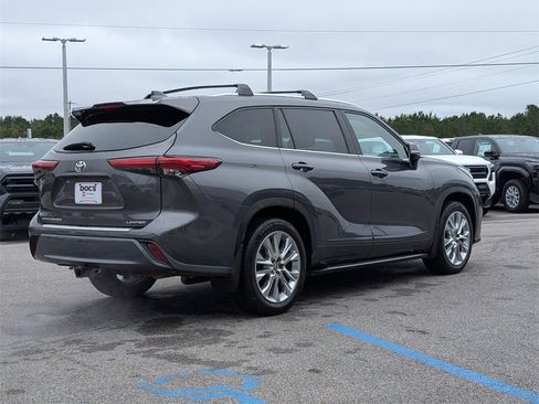 Used 2021 Toyota Highlander Limited image 5