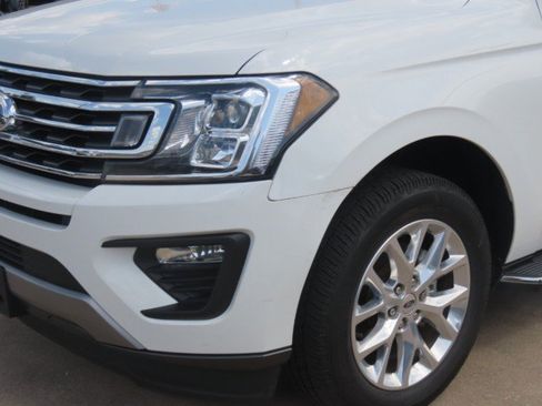 Used 2021 Ford Expedition Max XLT RWD image 3