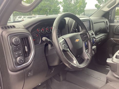 Used 2021 Chevrolet Silverado 2500 LT w/ Convenience Package AWD/4WD image 11