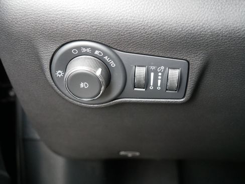 Used 2022 Jeep Compass Latitude AWD/4WD image 26