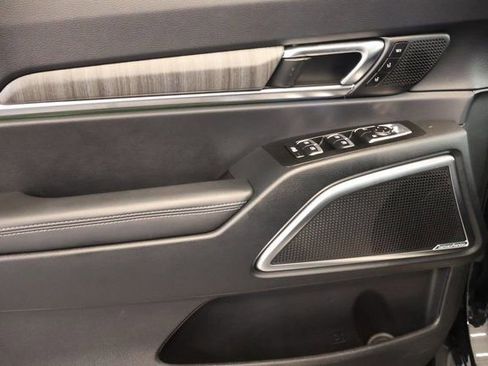Used 2025 Kia Telluride SX Prestige image 12