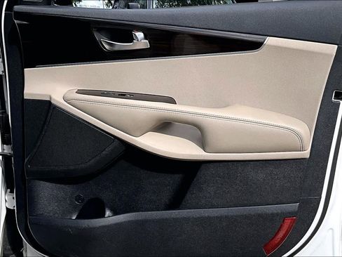 Used 2020 Kia Sorento EX image 23