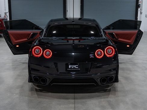 Used 2021 Nissan GT-R Premium AWD/4WD image 35