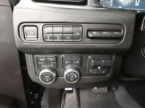 Used 2023 GMC Yukon Denali w/ Denali Reserve Package AWD/4WD image 38