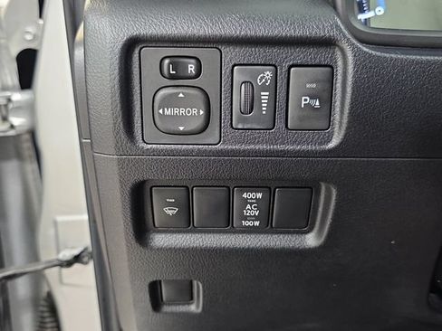 Used 2018 Toyota 4Runner Limited AWD/4WD image 26
