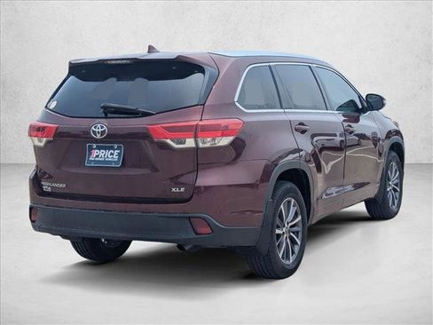 Used 2017 Toyota Highlander XLE FWD image 5