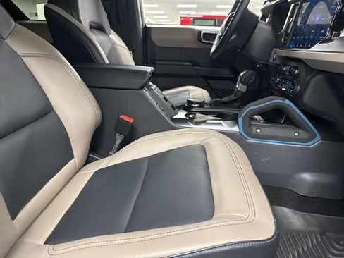 Used 2024 Ford Bronco Wildtrak image 11