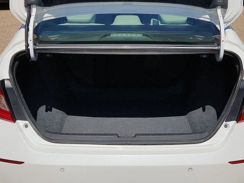 Used 2021 Honda Accord Touring image 10