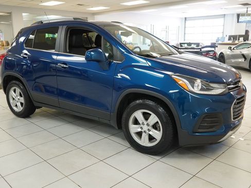 Used 2019 Chevrolet Trax LT w/ LT Convenience Package FWD image 13