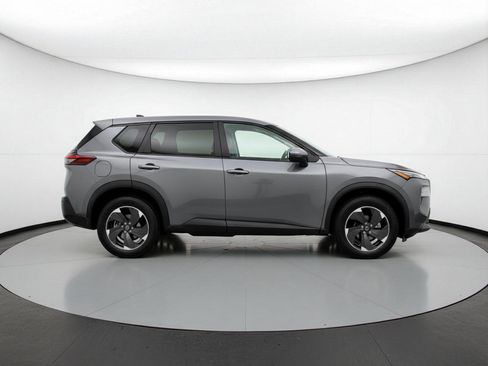 Used 2025 Nissan Rogue SV image 11