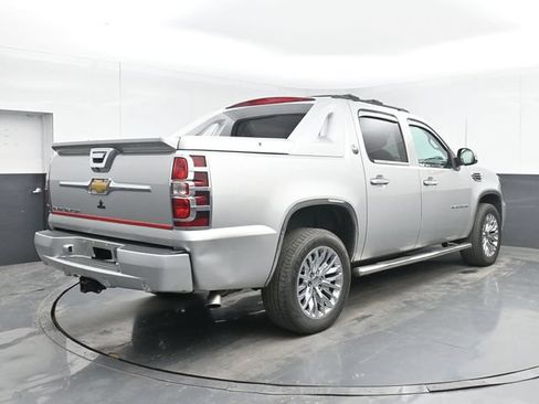 Used 2013 Chevrolet Avalanche LT AWD/4WD image 10