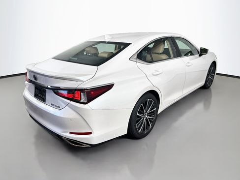 Certified 2024 Lexus ES 350 w/ Premium Package FWD image 7