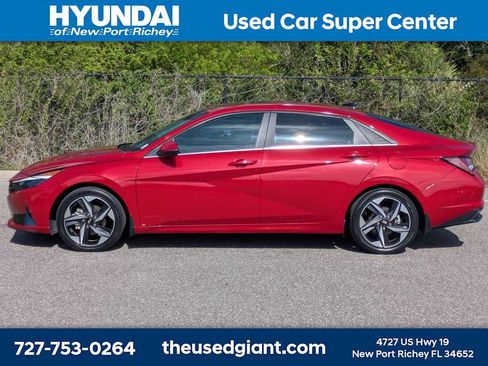 Certified 2022 Hyundai Elantra Limited FWD image 2