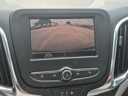 Used 2022 Chevrolet Equinox LT FWD image 17