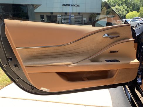 Used 2018 Lexus LC 500 Coupe w/ Sport Package RWD image 14