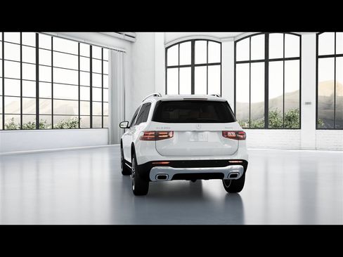 Certified 2026 Mercedes-Benz GLB 250 4MATIC image 21
