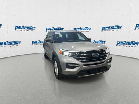 Used 2023 Ford Explorer XLT w/ Equipment Group 202A AWD/4WD image 3