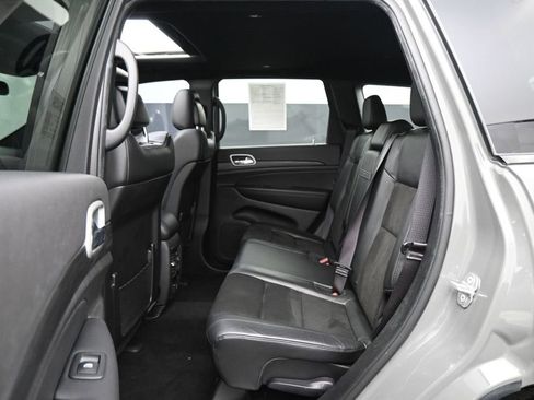 Used 2021 Jeep Grand Cherokee Laredo X RWD image 16