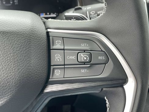 New 2025 Jeep Grand Cherokee Altitude image 31