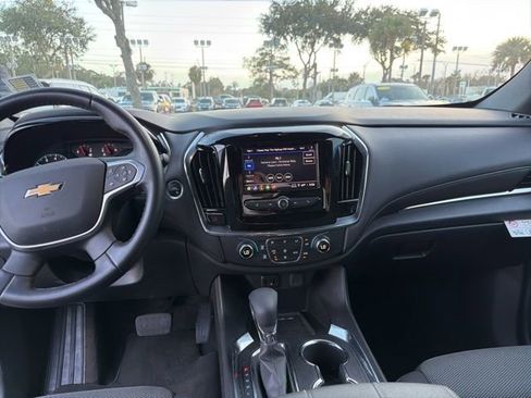 Certified 2023 Chevrolet Traverse LT image 11