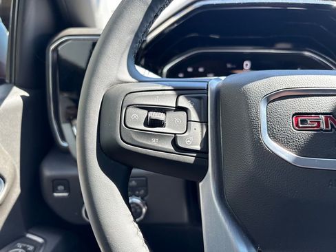 Used 2025 GMC Sierra 1500 Elevation image 19