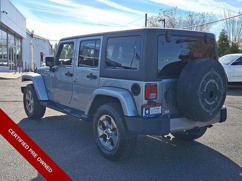 Used 2018 Jeep Wrangler Unlimited Sahara image 7