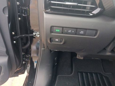 New 2025 Nissan Sentra SR image 14