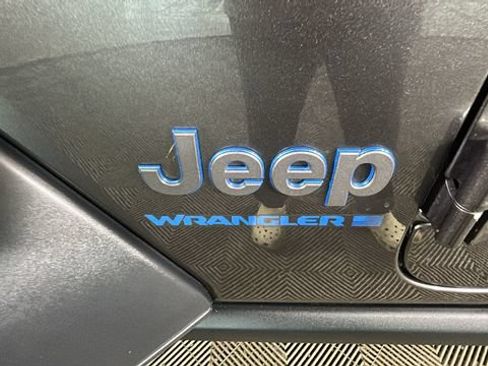 Used 2023 Jeep Wrangler Unlimited w/ 8.4" Radio Group AWD/4WD image 9