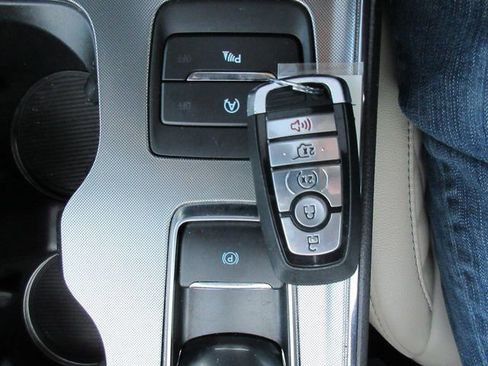 Certified 2024 Ford Edge Titanium AWD/4WD image 24