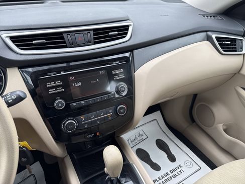 Used 2015 Nissan Rogue S AWD/4WD image 23
