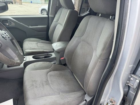 Used 2019 Nissan Frontier SV AWD/4WD image 9