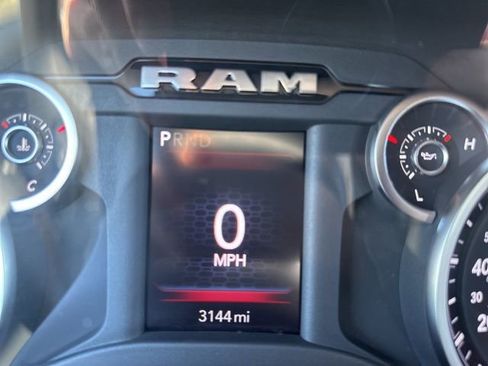 Used 2025 RAM 2500 Big Horn AWD/4WD image 3