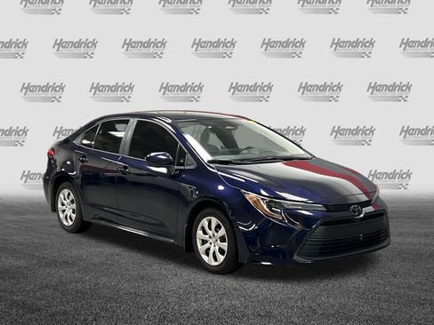 Used 2025 Toyota Corolla LE FWD image 2