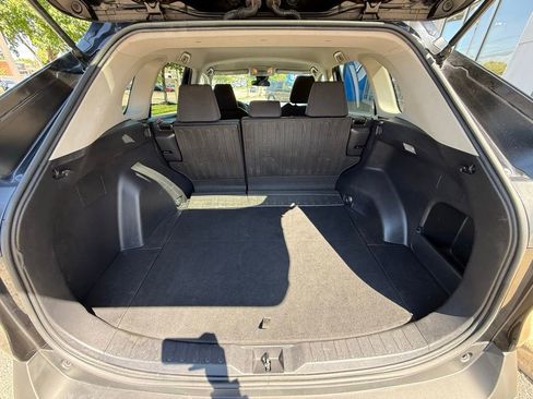 Used 2020 Toyota RAV4 LE w/ All Weather Liner Package AWD/4WD image 33
