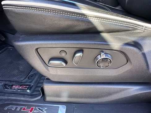 Used 2022 GMC Sierra 1500 AT4X image 18