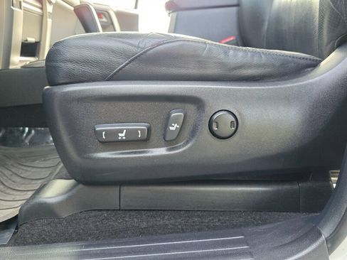 Used 2012 Toyota 4Runner Limited image 33