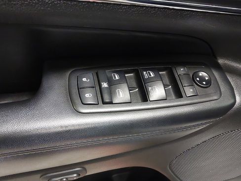 Used 2019 Jeep Grand Cherokee Limited image 25