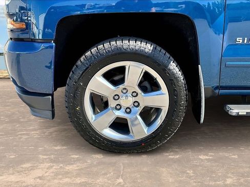 Used 2018 Chevrolet Silverado 1500 LT w/ All Star Edition AWD/4WD image 36