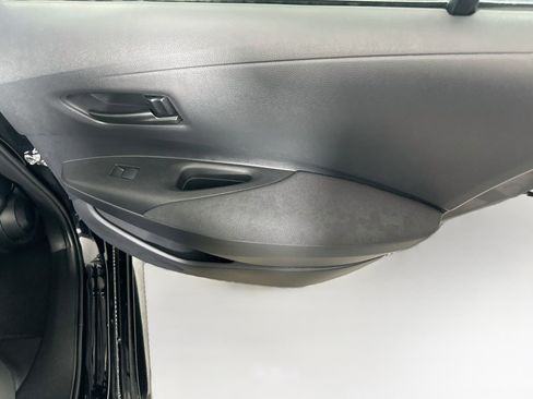 Used 2025 Toyota Corolla LE FWD image 28